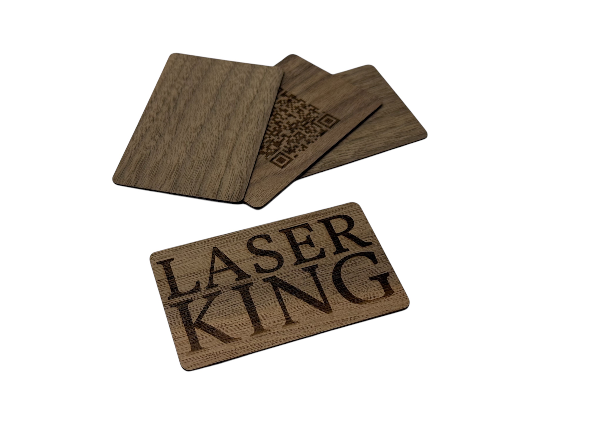 Dřevěná vizitka s NFC čipem a vlastním motivem - ořech